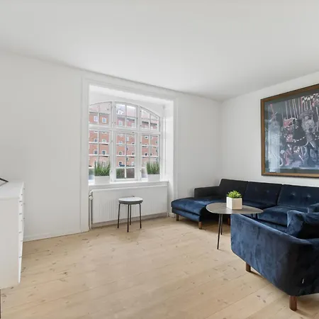 Charming 2 Bedroom - Near Frederiksberg Apartamento