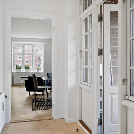 Charming 2 Bedroom - Near Frederiksberg