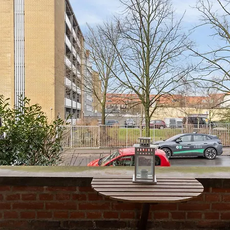 Apartment Charming 2 Bedroom - Near Frederiksberg *