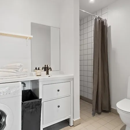 Charming 2 Bedroom - Near Frederiksberg Apartment Copenhagen
