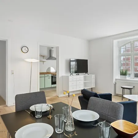 Charming 2 Bedroom - Near Frederiksberg