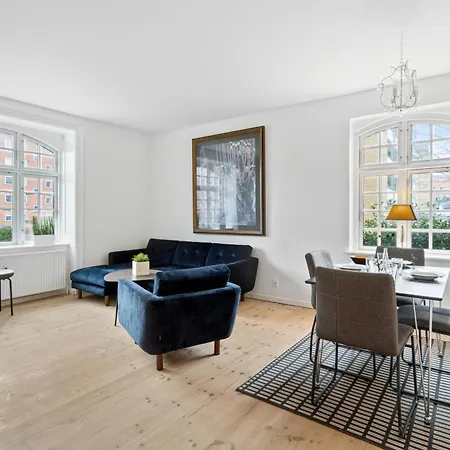 Charming 2 Bedroom - Near Frederiksberg Apartment Copenhagen